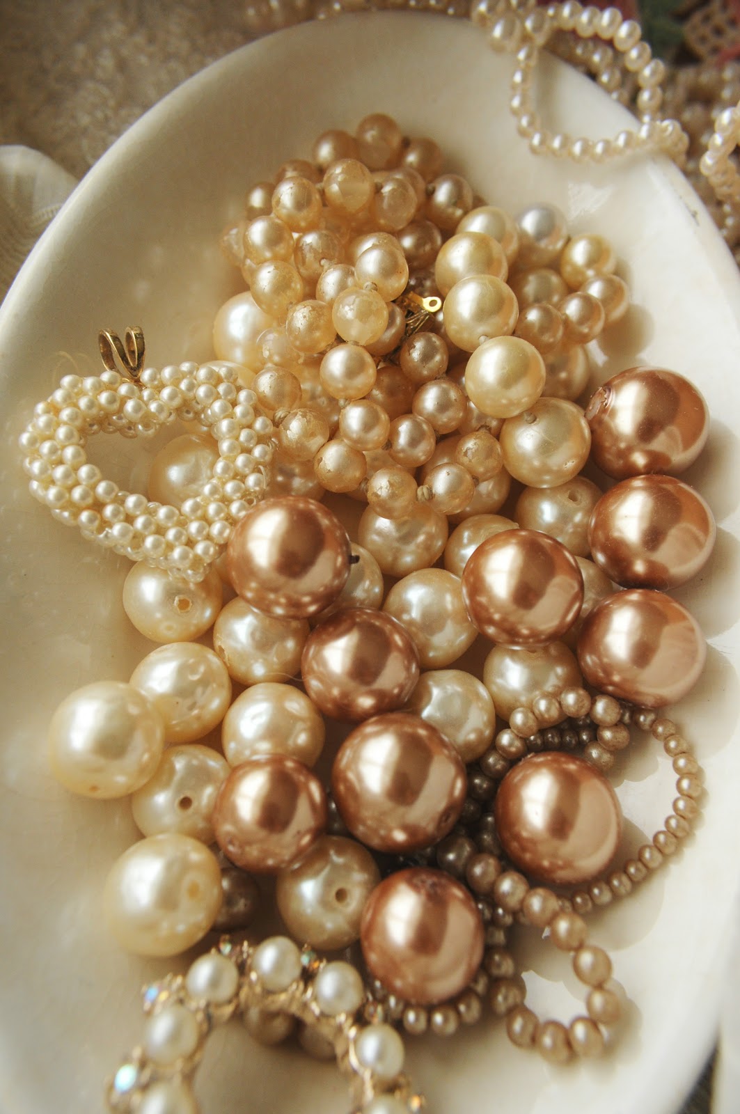 Pearls Vintage 16