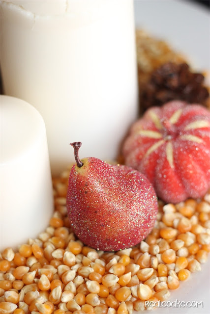 Simple Fall Centerpiece Idea from realcoake.com