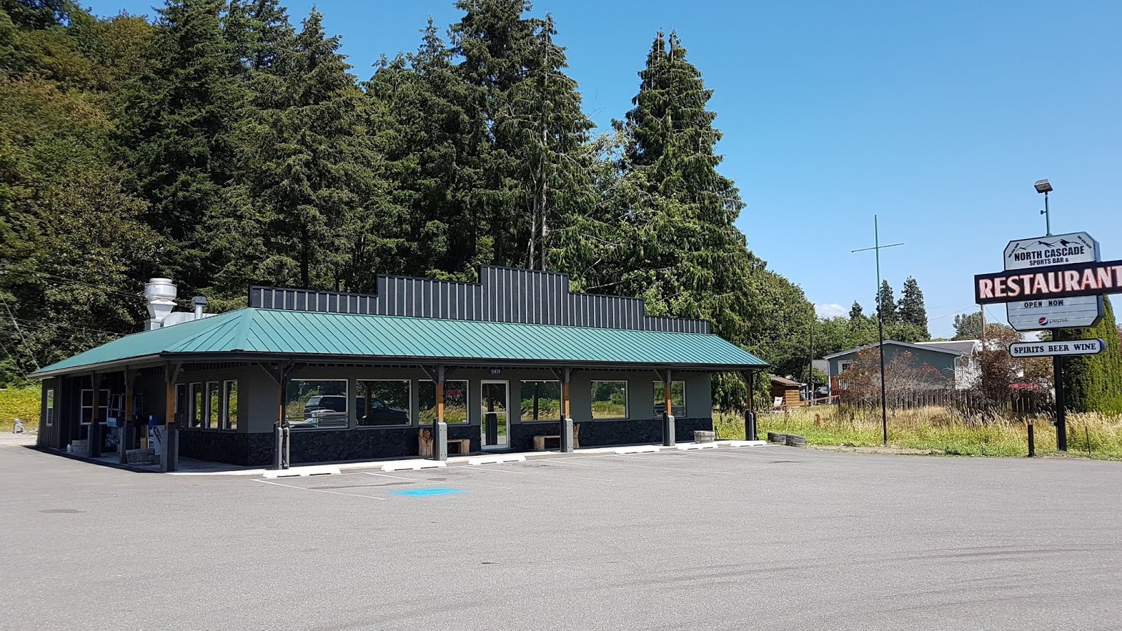 Jeeps Pubs Taverns and Bars North Cascades Sports Bar and Restaurant