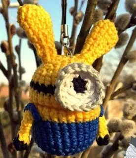 http://www.crochetfox.com/wp-content/uploads/Minion-Bunny1.pdf