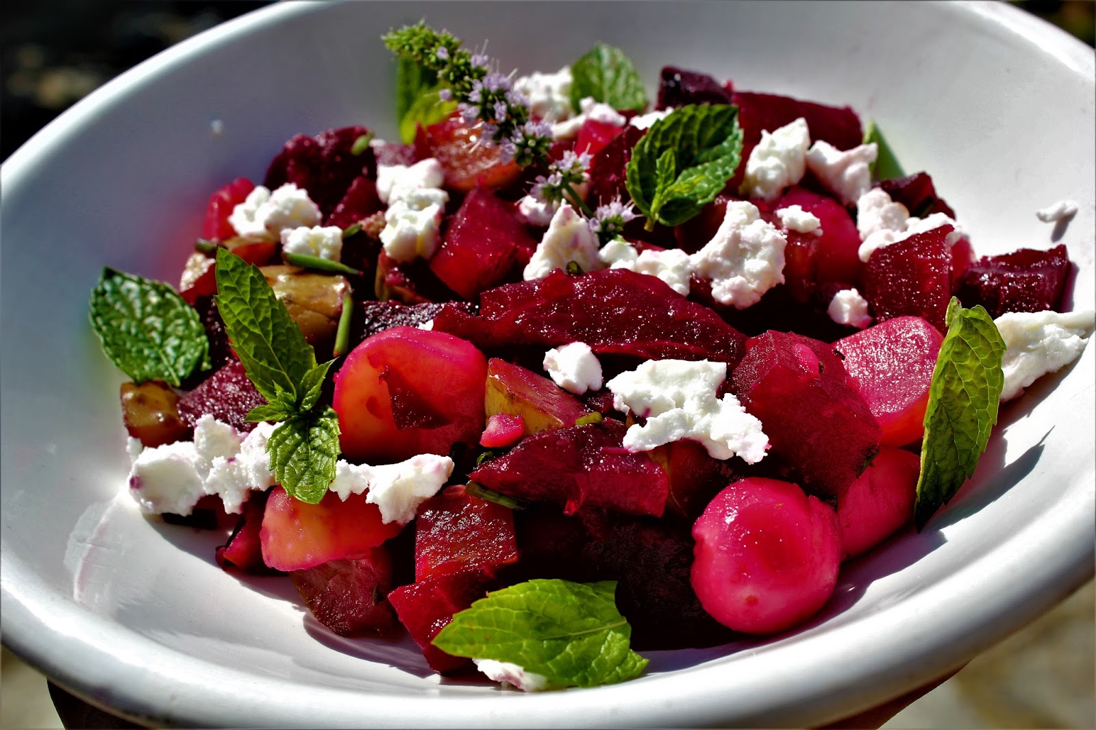 Ma p'tite salade du jardin, betterave, patates, cornichons, ciboulette et chèvre frais