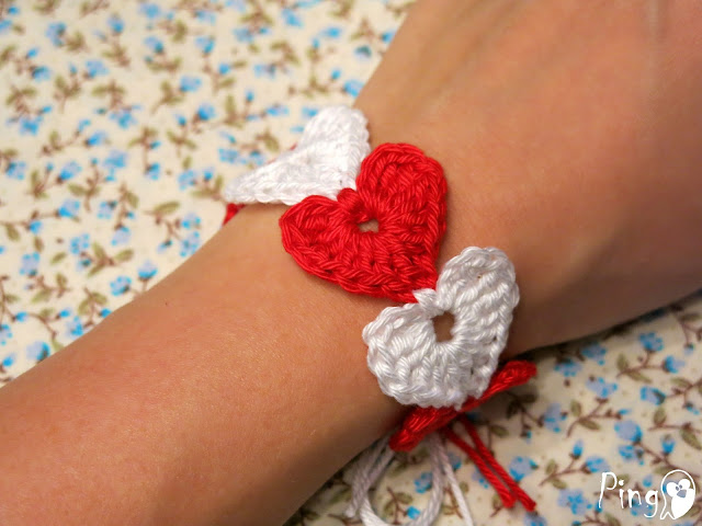 Bracelet free crochet pattern by Pingo - The Pink Penguin