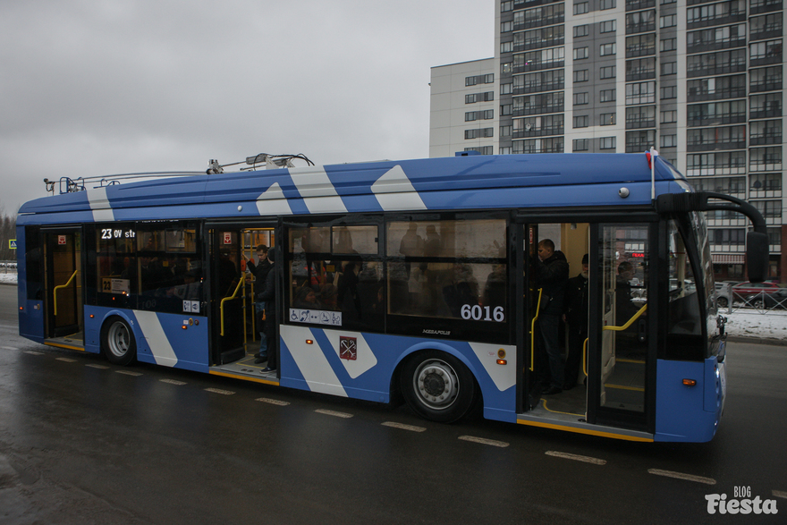 Запустили электробусы. Санкт-Петербург электробус Тролза. Электробус Тролза-6239. Электробус Тролза с динамической подзарядкой. Электробус с динамической подзарядкой Санкт-Петербург.