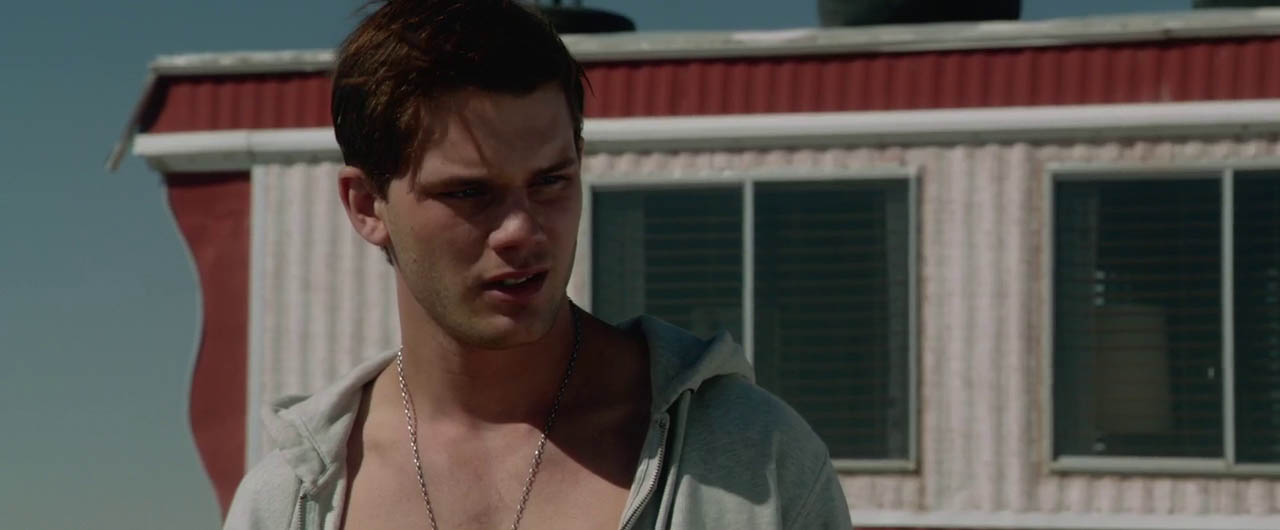 Male Celebrities Jeremy Irvine Shirtless In Beyond The Reach