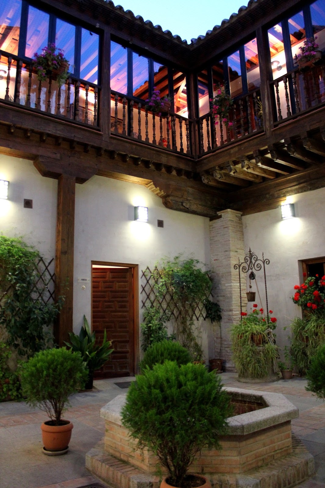 Patios de Toledo Ando y Reando