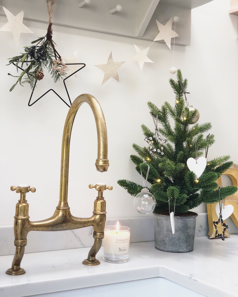 white company christmas decorations 2021