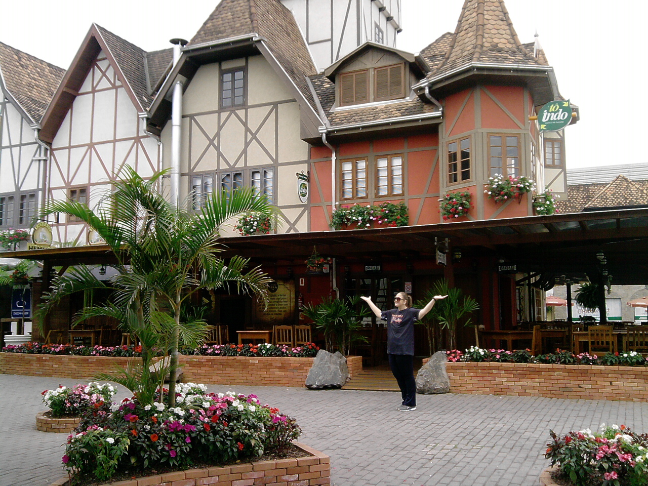 OktoberBlog Feriado na Vila Germânica em Blumenau OktoberBlog Feriado na Vila Germânica em Blumenau