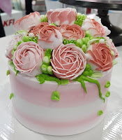 Cake at Qingdao Kesong Food Company (KFI)'s  booth. The company provides non-dairy whip topping.