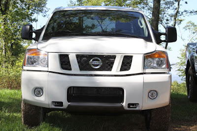 pictures of nissan titan