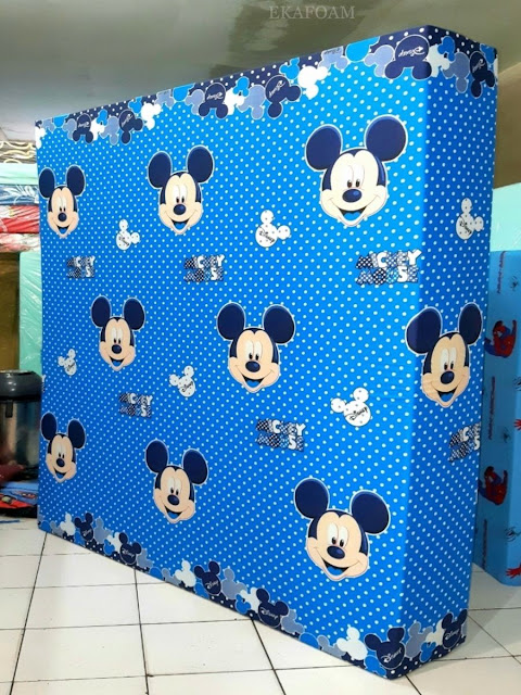 Kasur inoac motif mickey mouse biru Kasur inoac motif karakter mickey mouse biru