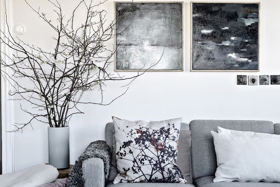 sofa, gris, manta, plaid, cojines, cojines nordicos, funda cojin nordico, plantas, decorar con ramas, macetero,interioriosmo, barcelona, alquimia deco