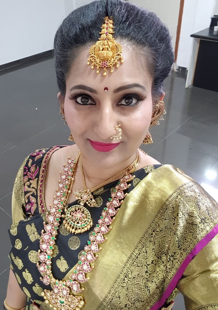 Bride in Mango Mala Pretty Pendant 