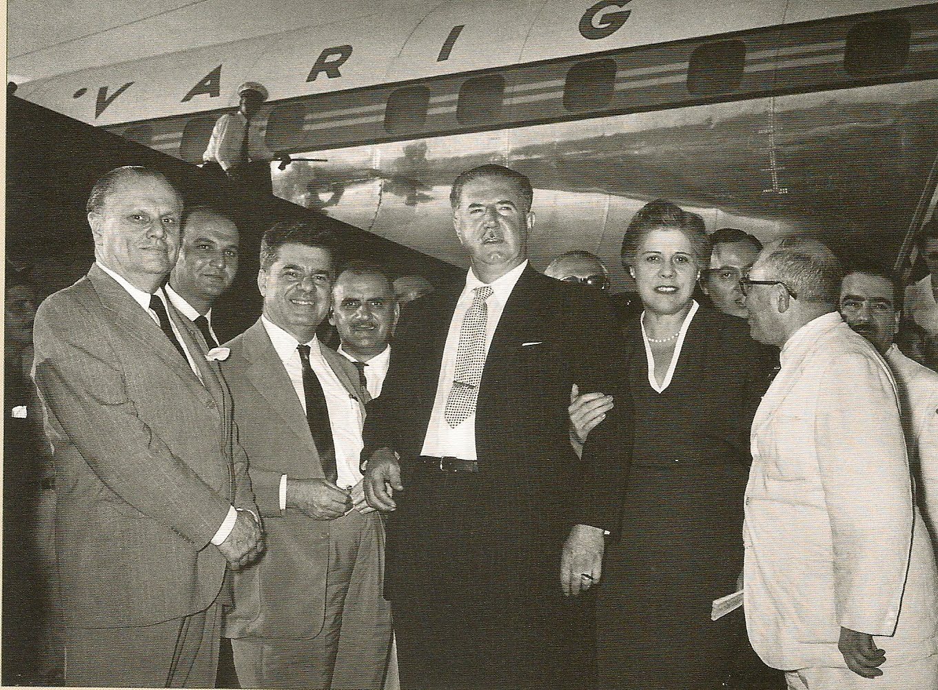 Ivo Affonso ADHEMAR DE BARROS Para a Frente e Para o Alto! Ivo Affonso ADHEMAR DE BARROS Para a Frente e Para o Alto!