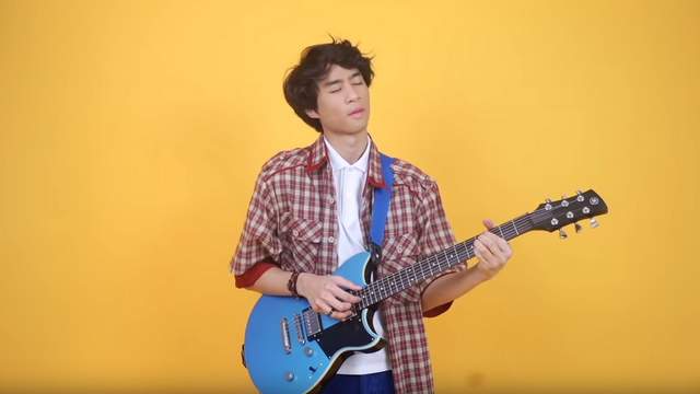 Lirik Lagu Devano Danendra Bisakah Layarlirik