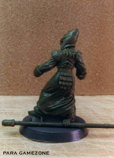 Primera miniatura esculpida por ªRU-MOR para GAMEZONE, alto elfo lancero de 28mm escala warhammer fantasy