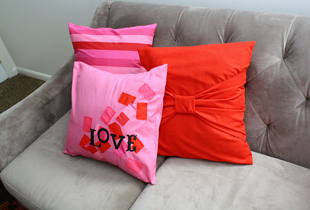 Big Bow Pillow Cases Tutorial from Rae Gun Ramblings. Simple and inexpensive sewing home decor.