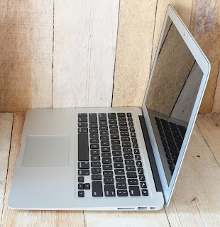 MacBook Air Core i5 (13-inch, Early 2015)