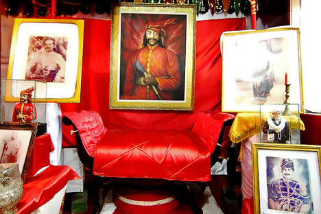 Benda Benda Peninggalan Kerajaan Gowa Di Museum Balla Lompa Arsy Tours Travel Tour Operator Travel Agent Sulawesi Makassar Benda Benda Peninggalan Kerajaan Gowa Di Museum Balla Lompa Arsy Tours Travel Tour Operator Travel Agent Sulawesi Makassar