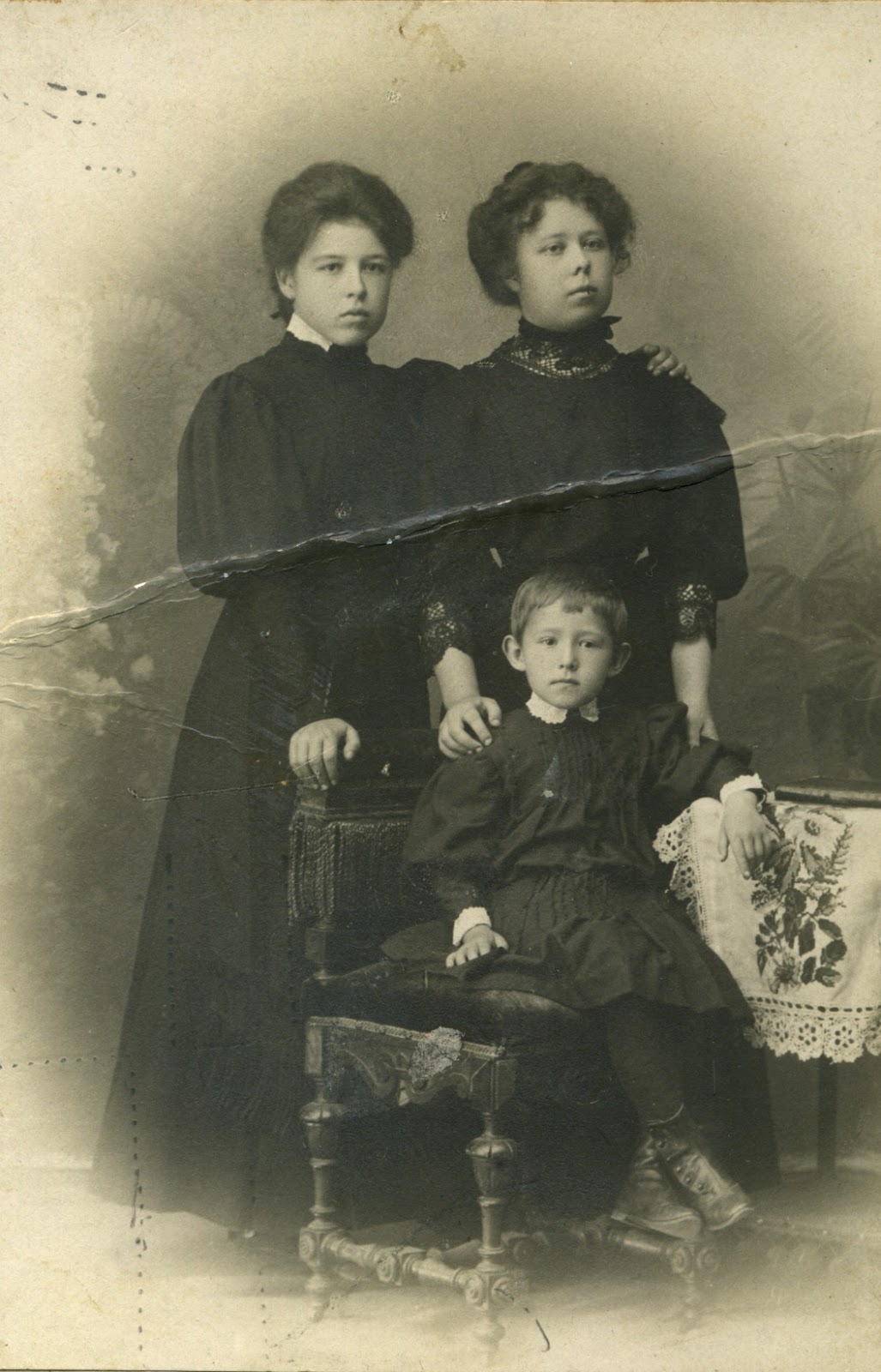 27 Rare Portrait Photos of Murom Women That Show Russian