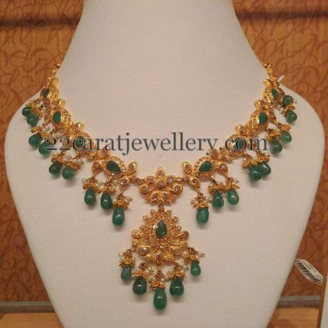 Light Weight Emerald Set by Naj Jewels - Jewellery Designs