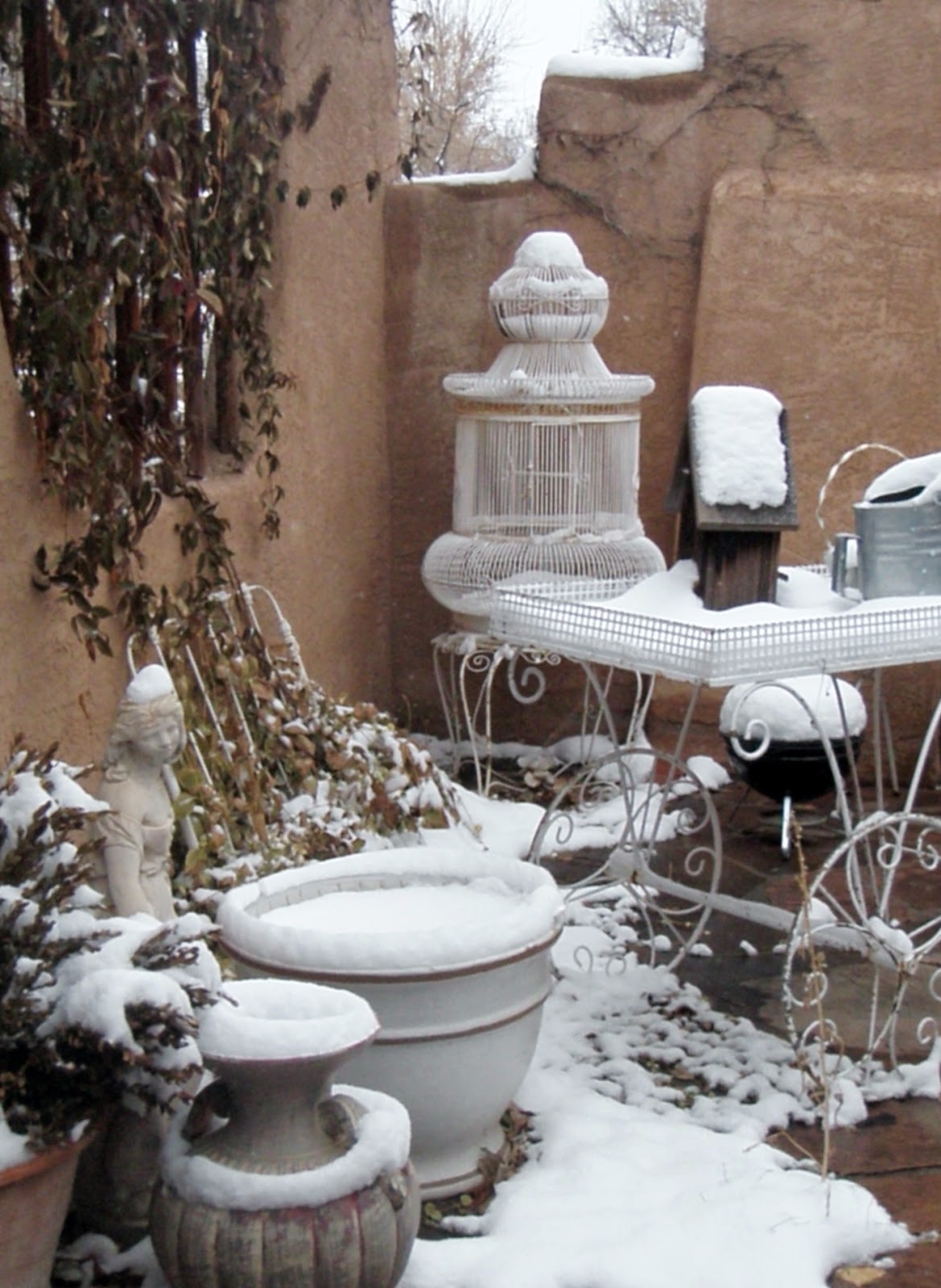 Cabin & Cottage Buckets of Snow