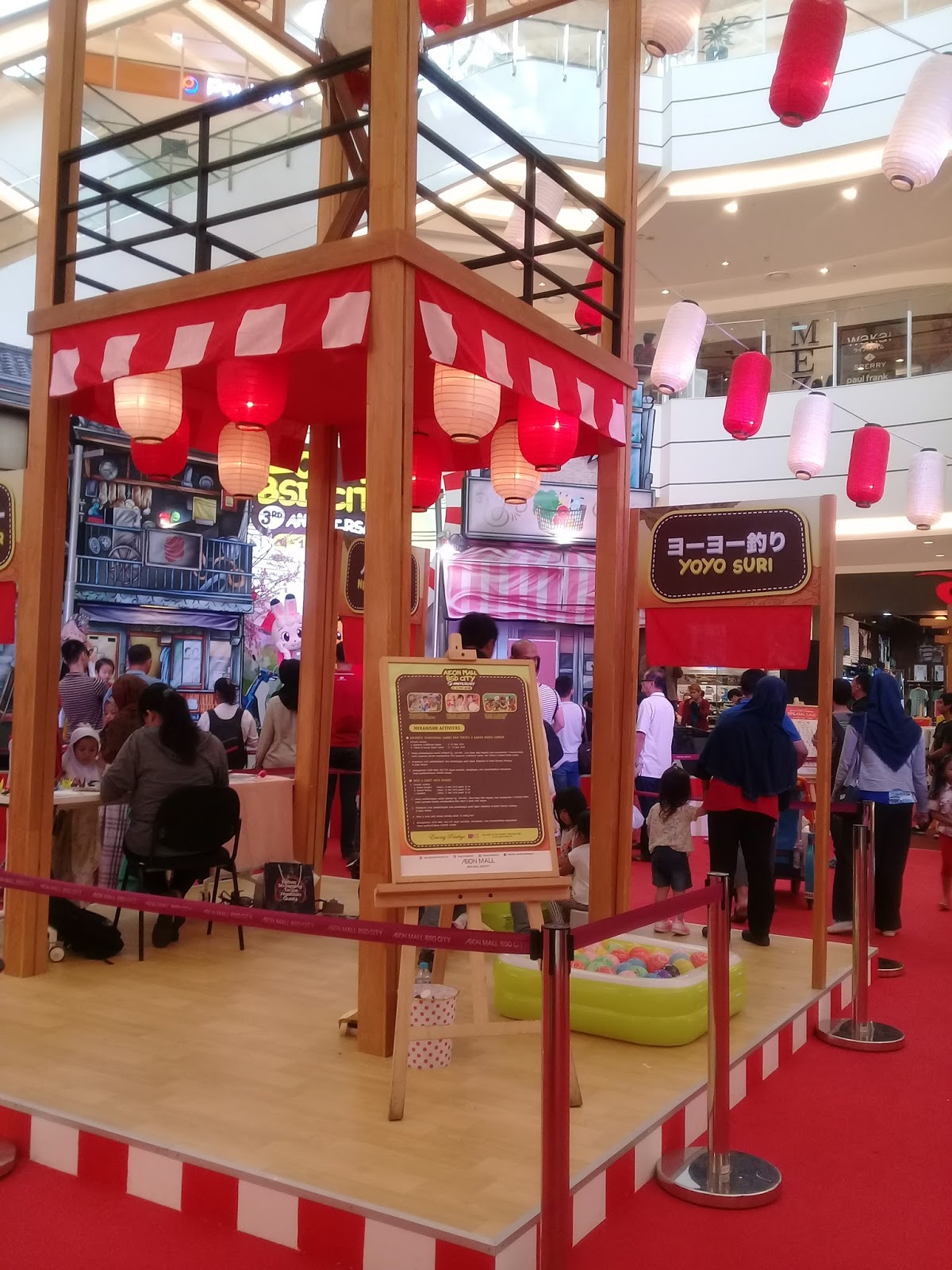Jadi aeon mall bsd city merayakan ulang tahunnya yang ke 3 di bulan mei ini dengan mengusung acara bertema festival summer japan bon odori dikombinasi