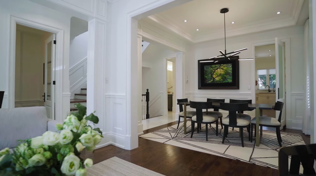 Tour 100 Snowdon Ave, Toronto vs. 43 Interior Design Photos