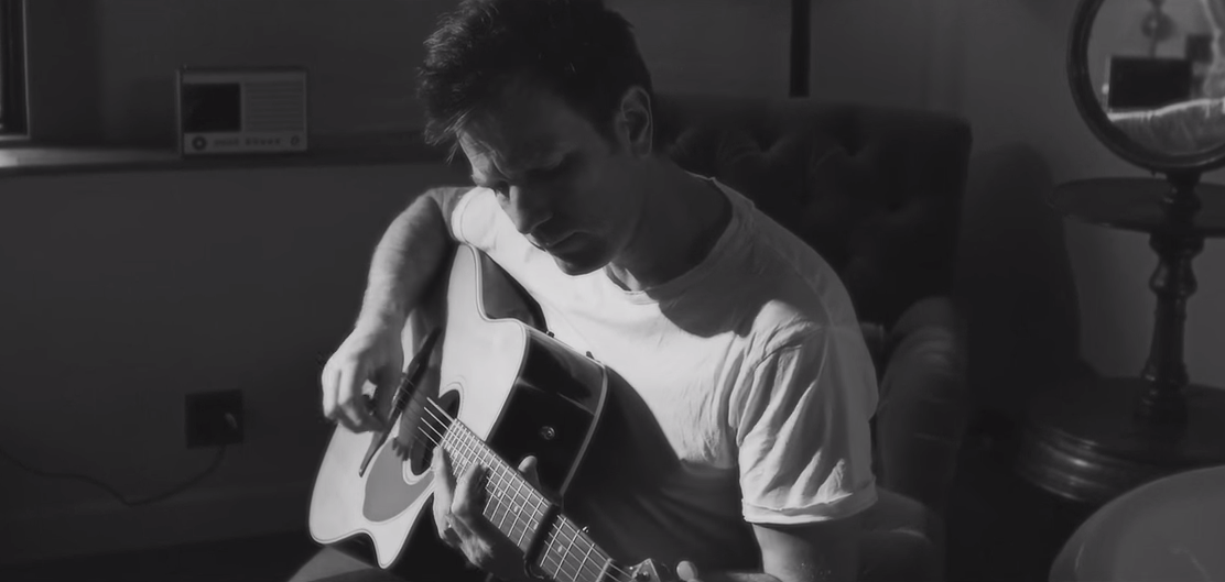 After Musiic Ewan McGregor actúa y canta en el nuevo vídeo de Catfish & The Bottlemen