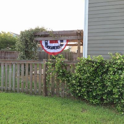 Patriotic USA Memorial Day or 4th of July Decorations | The Lowcountry Lady