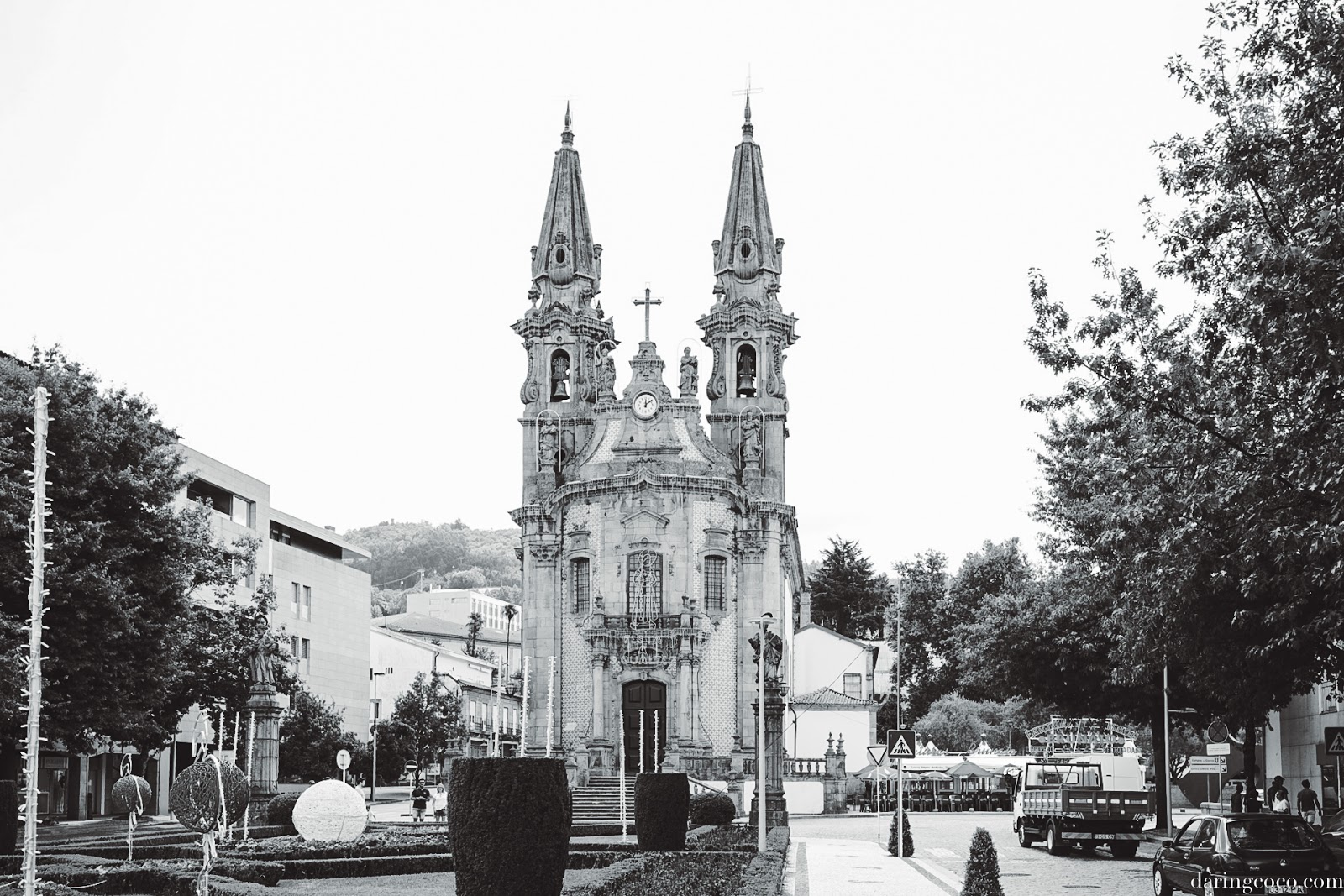 wayfaring with coco // guimaraes town centre northern portugal
