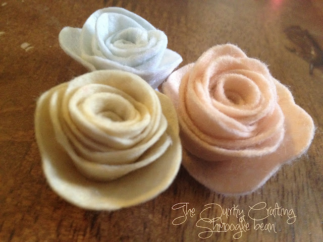 The Quirky Crafting Shmoogle Bean: Little Felt Roses