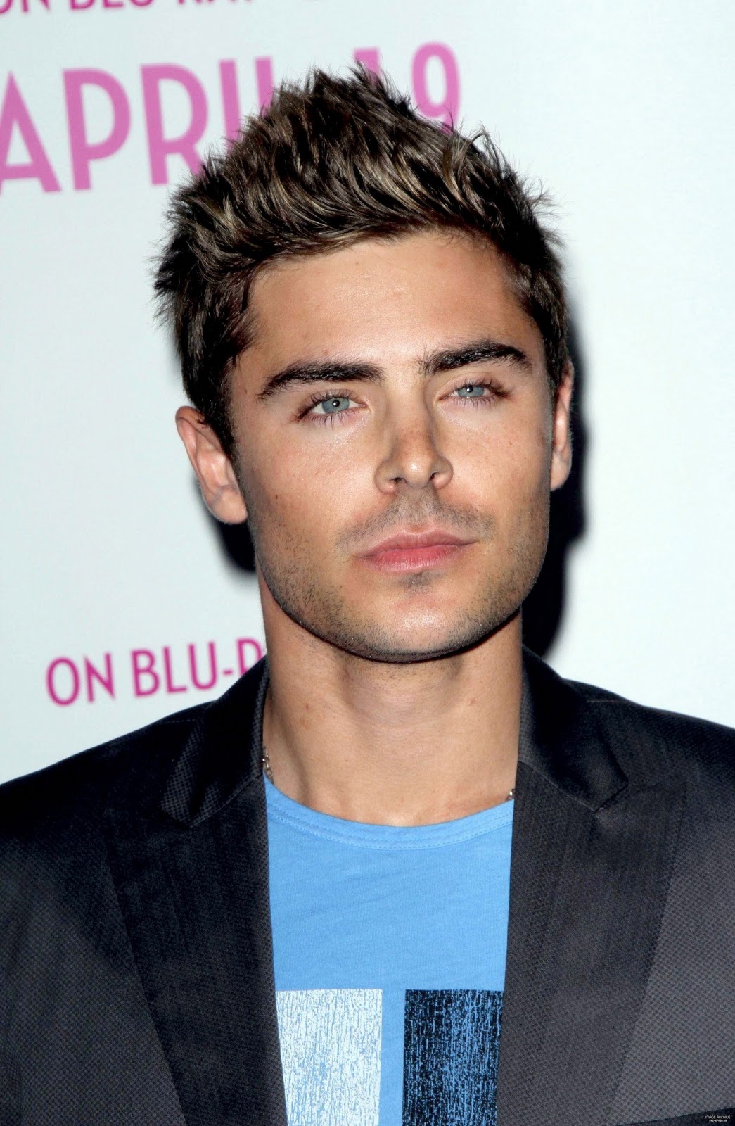 http://3.bp.blogspot.com/-uX8sKQ7OV60/Tu564LSW2GI/AAAAAAAA3lE/AmHjeYZujN4/s1600/zac+efron-8+%252830%2529.jpg