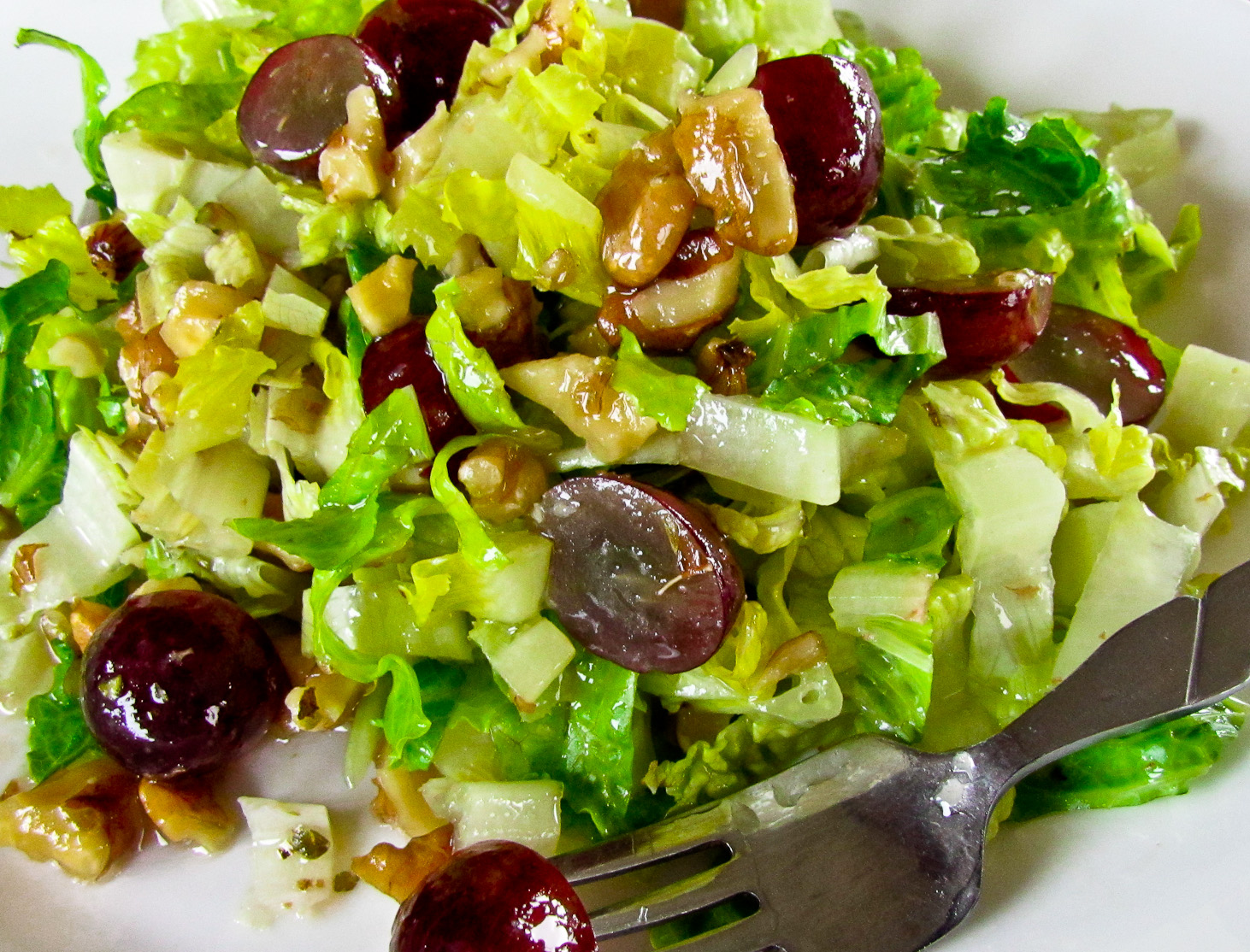 OnTheMoveIn the Galley Green Salad with Grapes and Walnuts