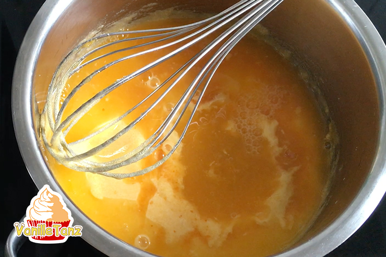 Schokoladen-Biskuitrolle mit Quark-Orangen-Creme - VanilleTanz