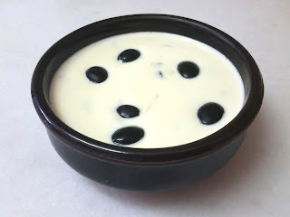  Salsa de queso y olivas negras