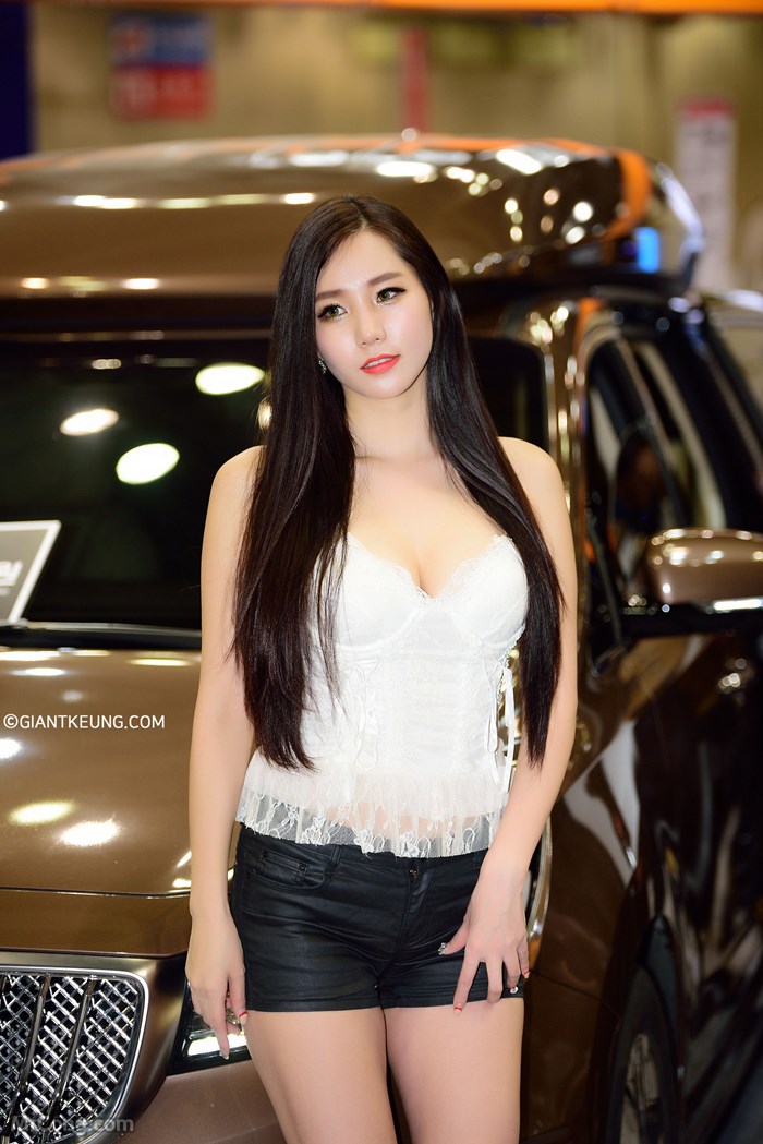 Lee Ji Min Beauty at the Seoul Motor Show 2017 (51 photos) photo 3-2