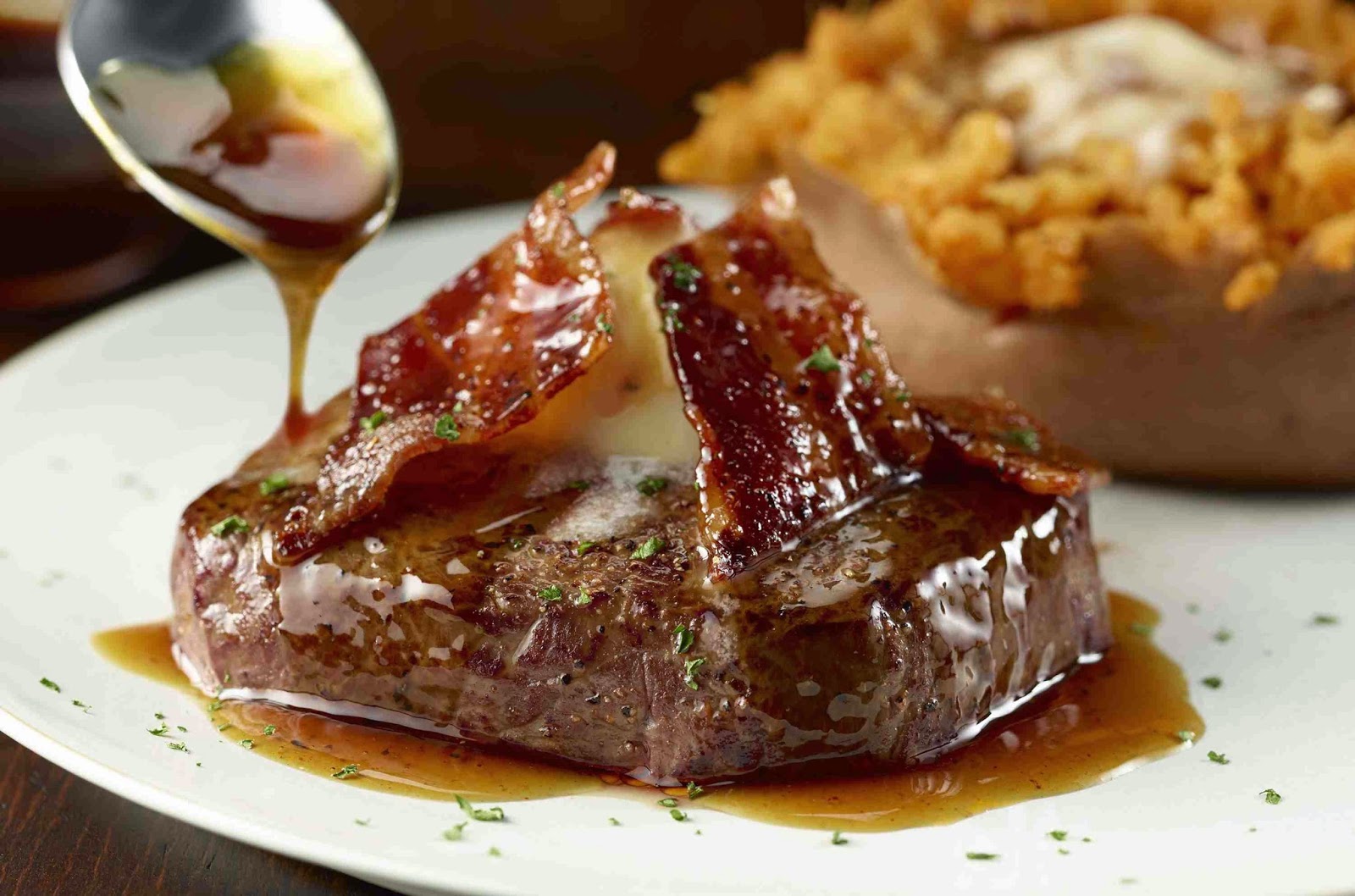 LongHorn introduces Steaks Across America starting at 12.99