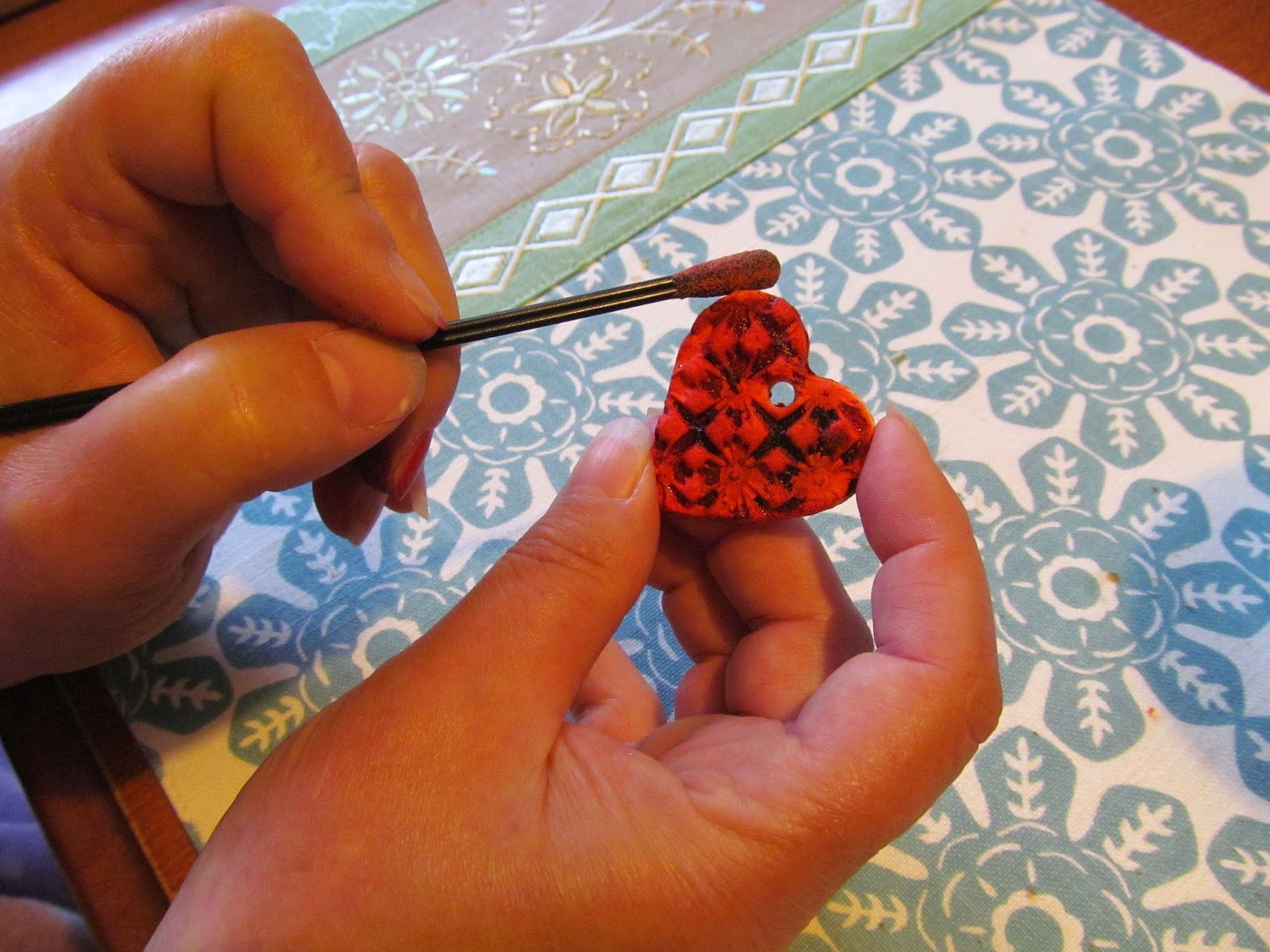 Creative Paperclay® air dry modeling material: Bags & Tags by Linda Hess