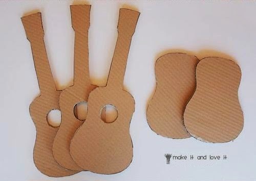  Kerajinan  Tangan  Dari  Kardus  Membuat Gitar Mainan 1