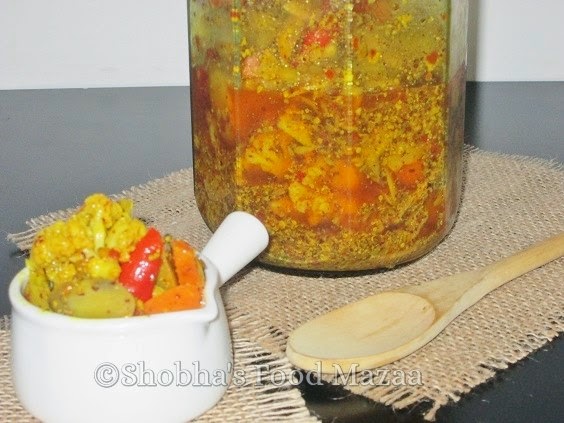 Shobha's Food Mazaa: GAJAR GOBHI SHALGAM KA ACHAR ( Punjabi Pickle )