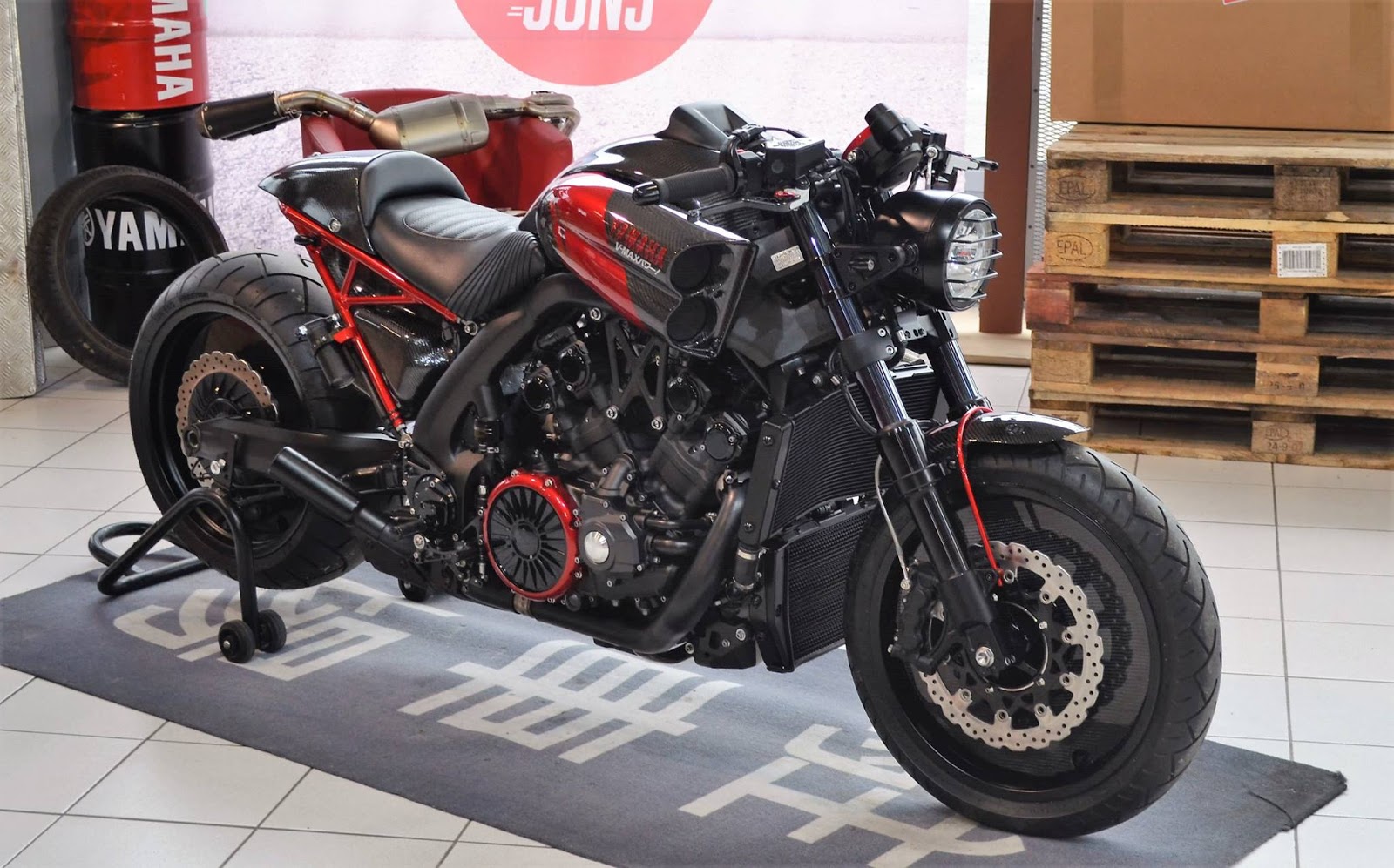 Yamaha v Max 1700 кастом