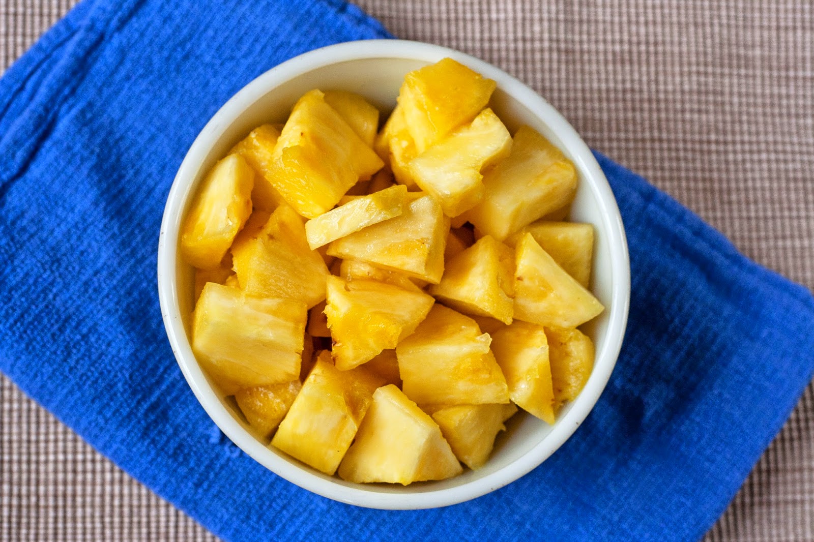 Cardamom Kitchen Slice and Dice Pineapple