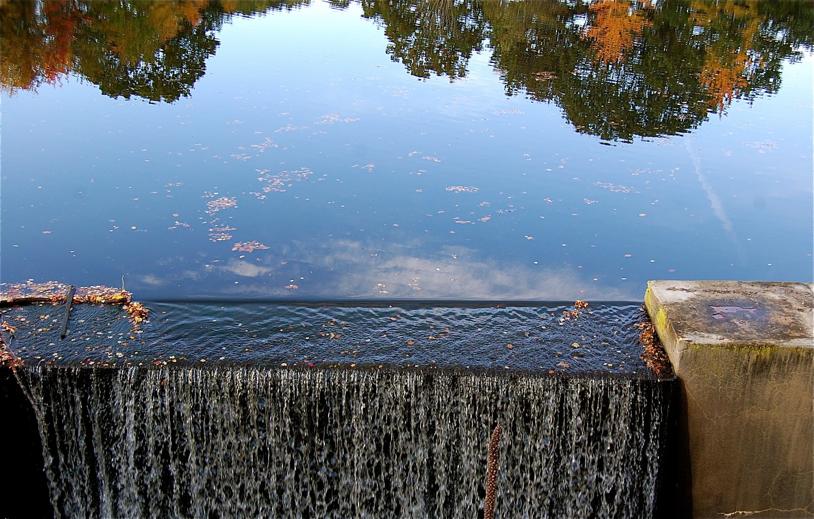 pORTcITYdAILYpHOTO Pond Dam