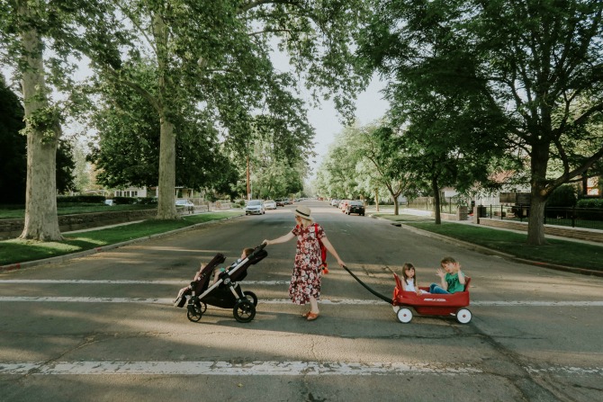 Choosing the Best Tandem Stroller (aka Double Stroller) by mommy blogger Michelle of Mumsy