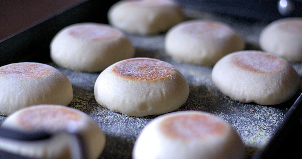 La Petite Brioche: English Muffins La Petite Brioche: English Muffins