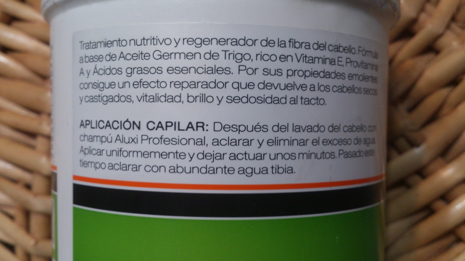 El aparato por la reconstitución de los cabello