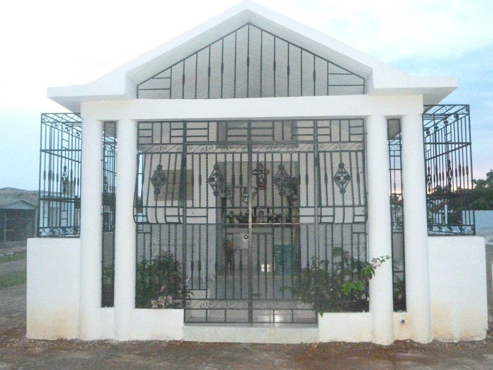 MILENIO CALIENTE NUEVOS DISEÑOS DE TUMBAS EN SPM.