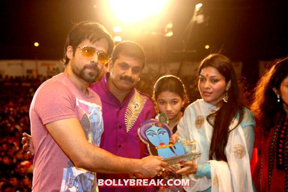 Emraan Hashmi, Sachin Ahir, Sangeeta Ahir - (24) - Bollywood Celebs Dahi Handi Celebration Pics 2012