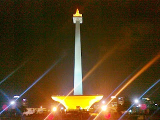 Puisi Naya Monas Kebanggaan Indonesia Puisi Naya Monas Kebanggaan Indonesia