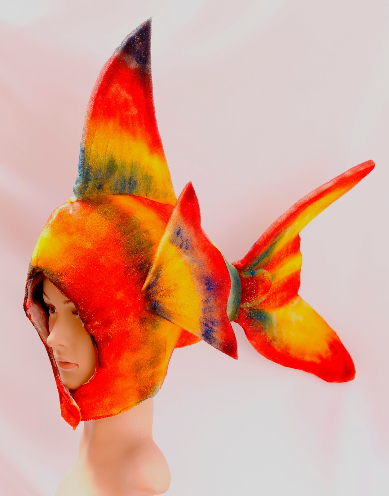 Ateliê Funchal FANTASIAS, CABEÇAS, MÁSCARAS E ADEREÇOS